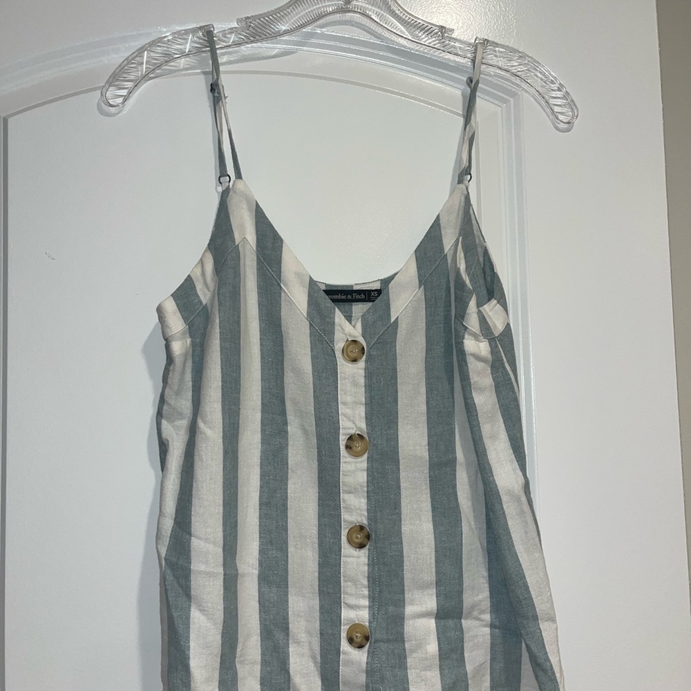 Abercrombie & Fitch Green Gray Buttoned Fitted Camisole